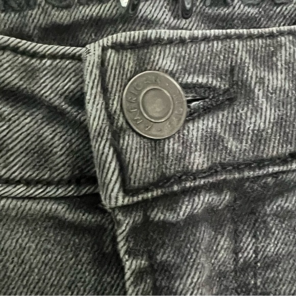 American Eagle Dark Grey High Rise Mom Jeans NWOT - Picture 2 of 8